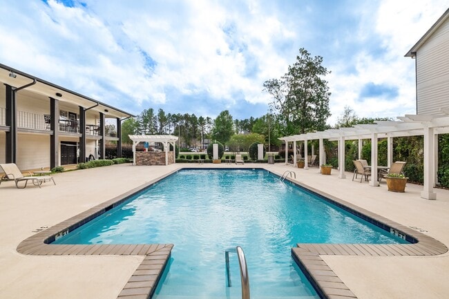 Building Photo - High River