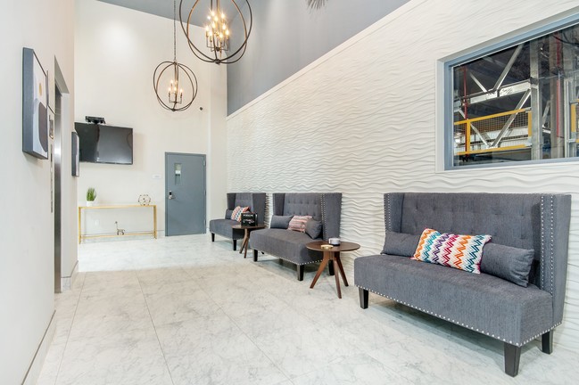 Photo - 412 Bronx River