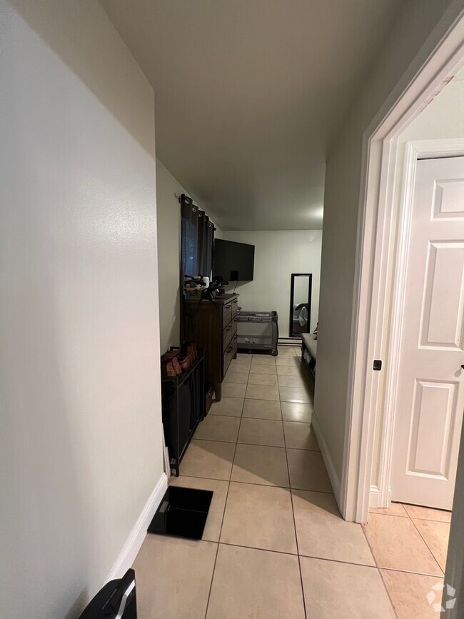 Building Photo - Welcome to Renton Ridge, 3 bed 2 bath with... Unit B101 Rental
