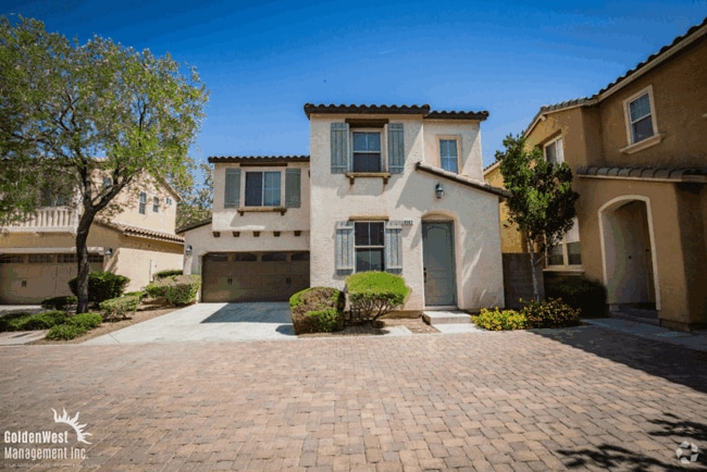 Building Photo - Beautiful 3Bdm 2.5Ba Two-Story Home with a...
