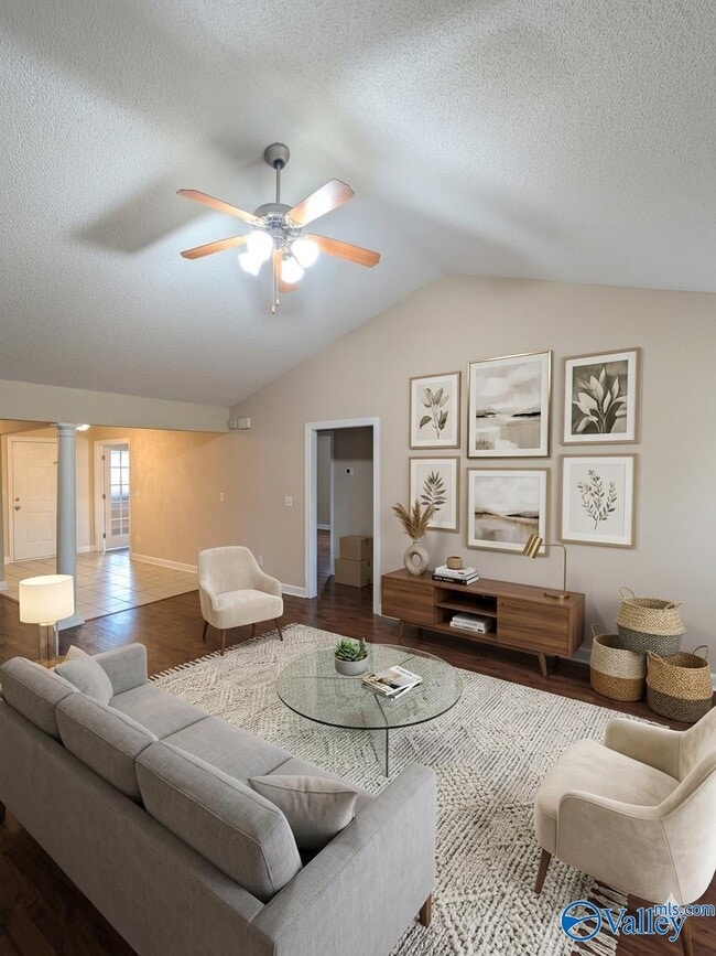 Photo - 102 Kilburn Cir