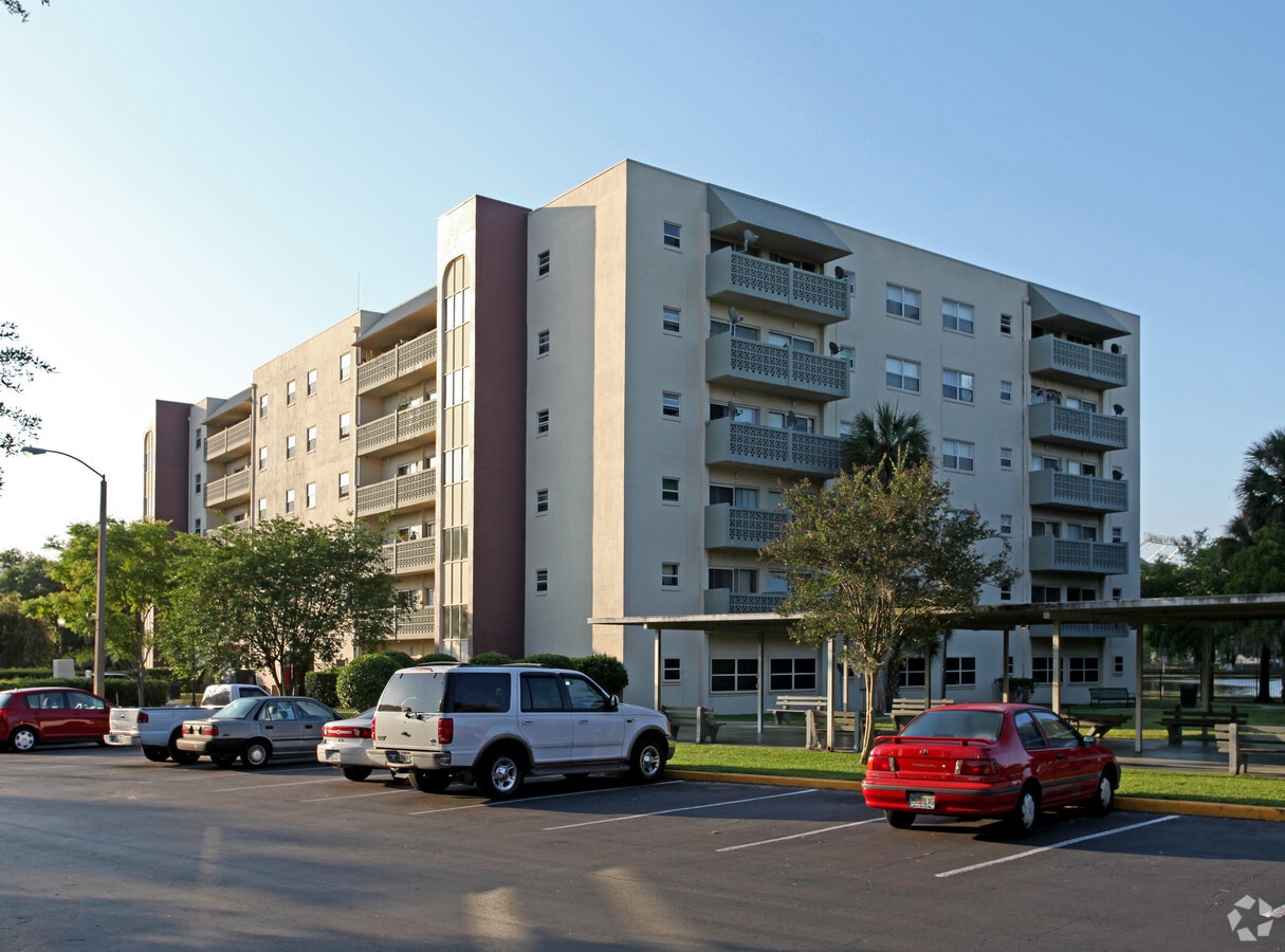 Photo - Lorna Doone Apartments