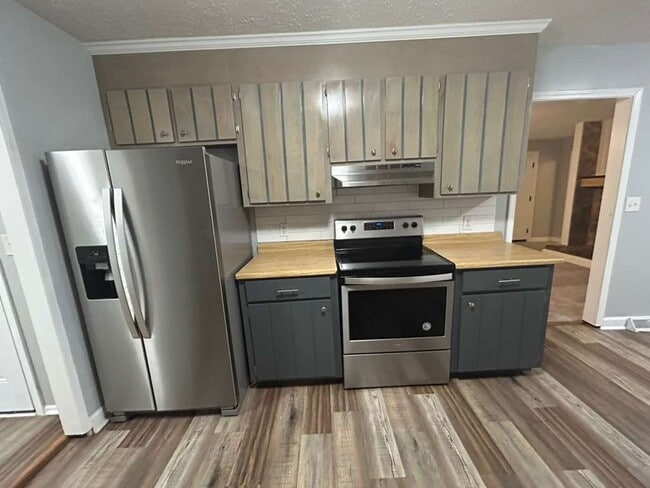 Photo - 108 Nottingham Ln