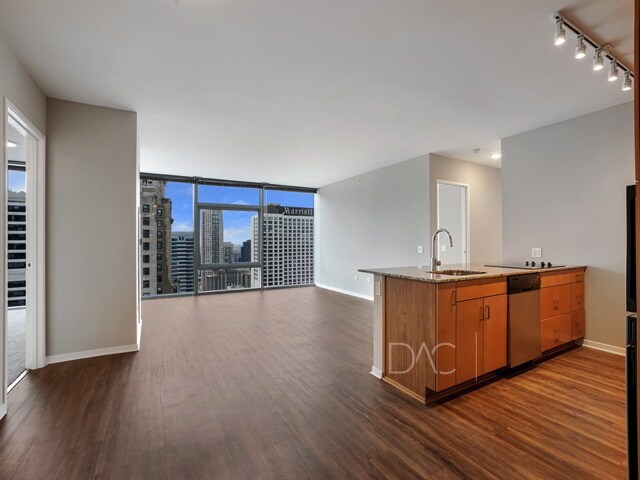Building Photo - 330 E Illinois St Unit 4005 Rental
