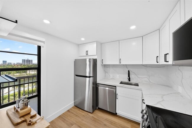 Photo - 3401 N Country Club Dr Unidad 716