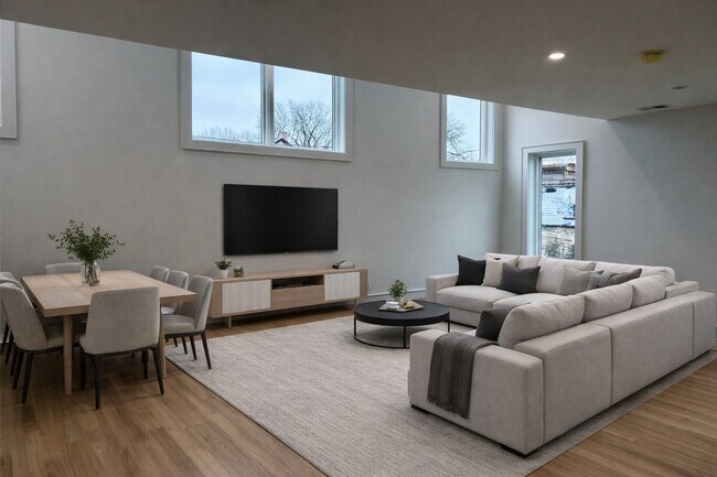 Photo - 4243 N Damen Ave