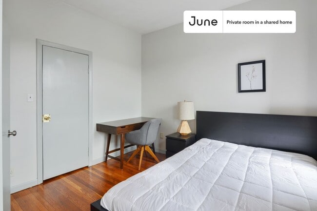 Photo - Room in Shared 4 bed/1 bath home Unidad D