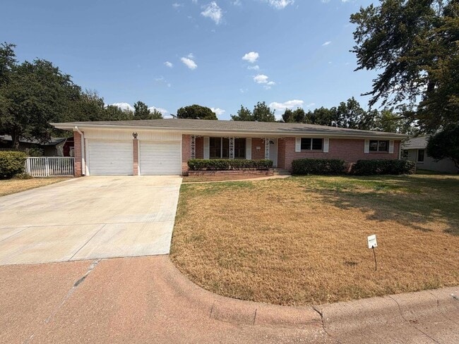 Photo - 1547 Singleton Ave