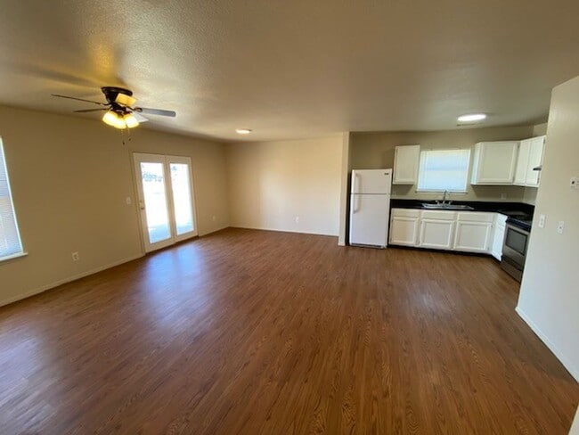 Photo - 317 Erin Pl Unidad Apt #101