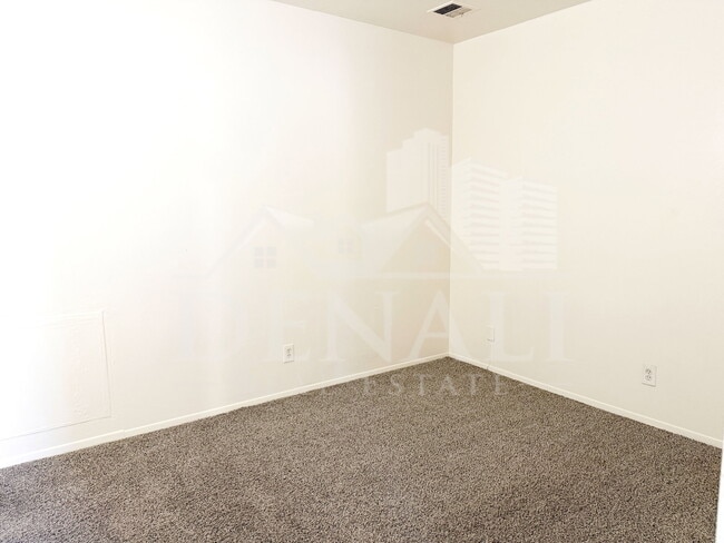 1211 W Apache Trail Unidad B