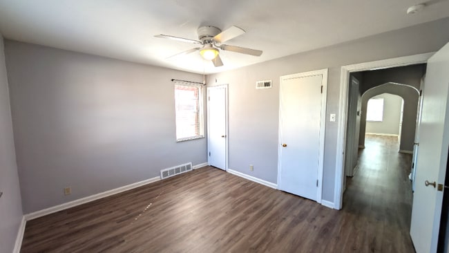 Photo - 5825 Sunshine Dr