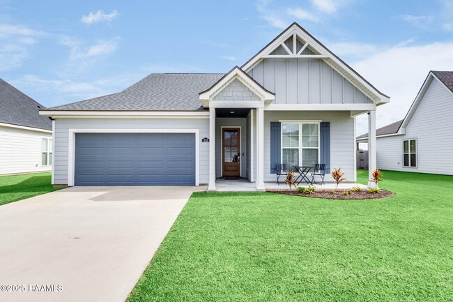 Building Photo - 213 Tennyson Dr