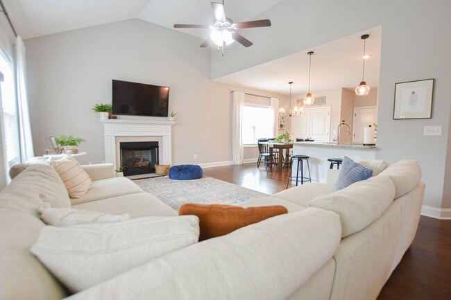 Photo - Pet Friendly Three Bedroom!