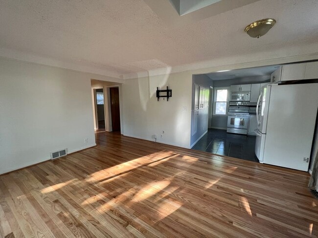 Photo - 4402 Cooper Ave
