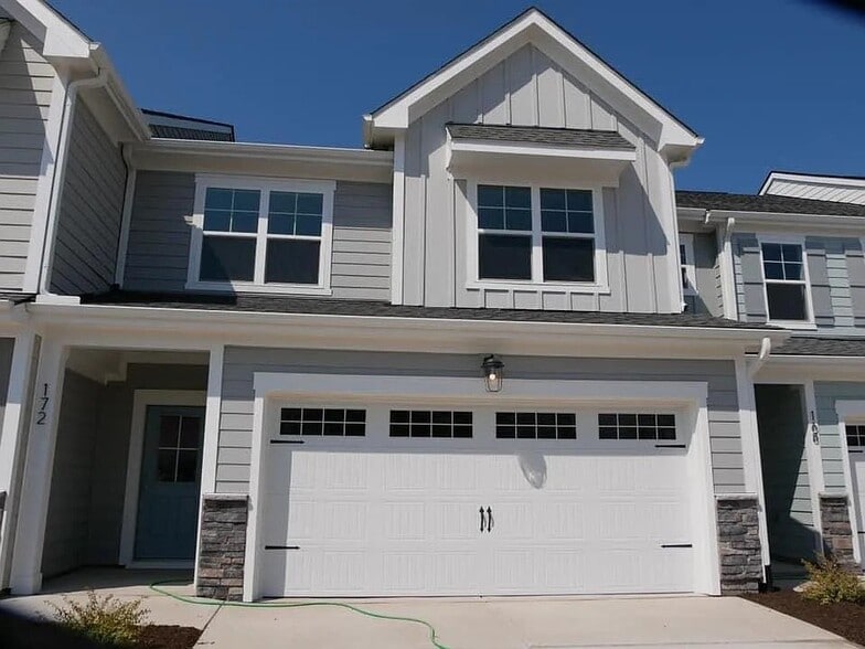 172 Sears Rdg Ln