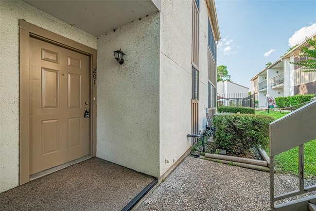 Photo - 12100 Melville Dr