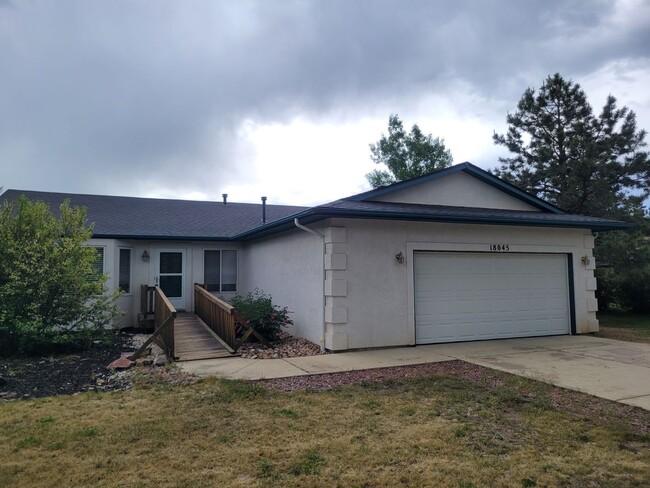 3 Bed 2 Bath Ranch-Style Home - Available ... - 3 Bed 2 Bath Ranch-Style Home - Available ...