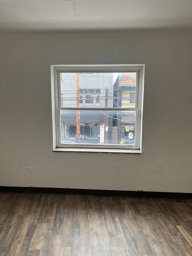 Photo - 2611 Brownsville Rd Unit Apt 1