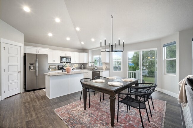 Photo - 707 W Ridgeline Dr