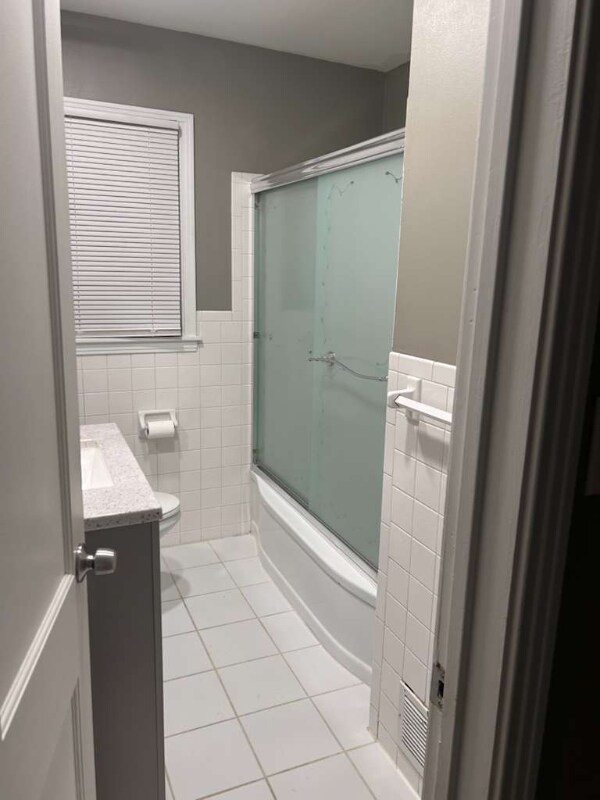 Photo - 215 W 89th St