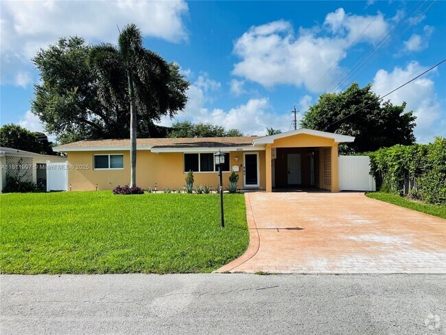 Building Photo - 8520 NW 15th St Rental