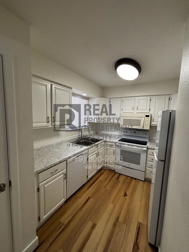 Photo - 607 W 15th St