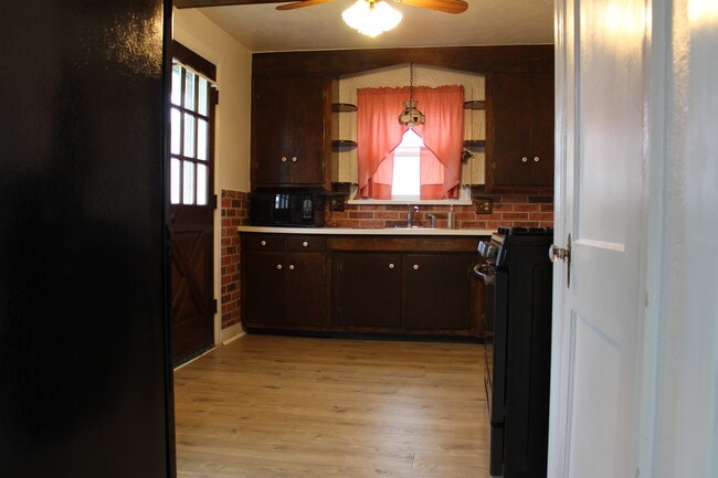 Photo - 2033 W Philadelphia St