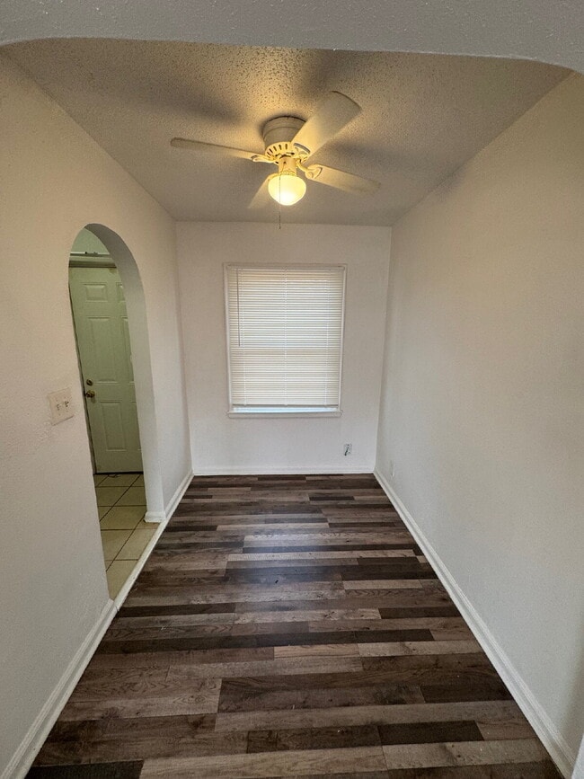 Photo - "Charming Studio Retreat with Full Bath in the Heart of Wichita!"