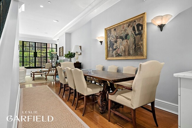 Photo - 320 E 55th St