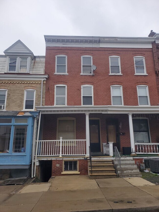 323 N Franklin St Unit 2