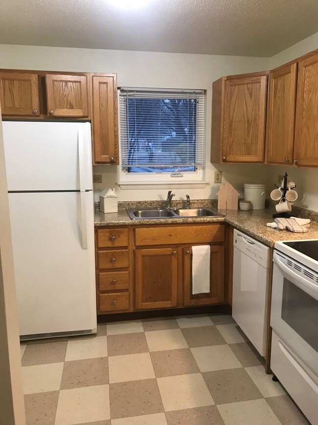 Photo - Redden Gardens - Dover NH