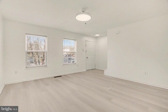 Building Photo - 14805 Strawberry Ln