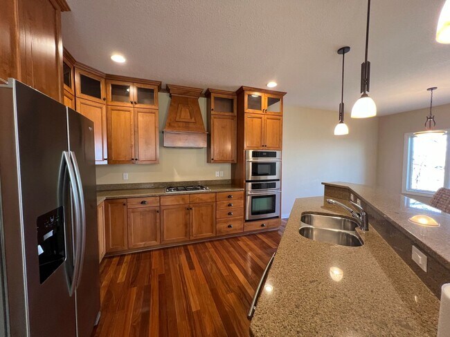 Photo - Luxury townhome