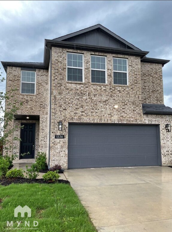 Photo - 1336 Middlebrook Dr House