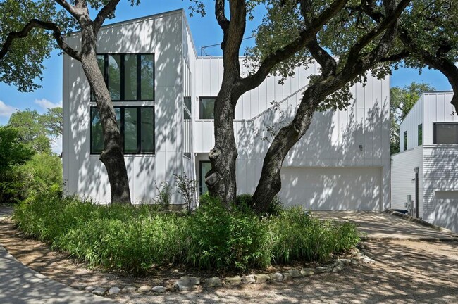 Photo - 1208 Woodland Ave