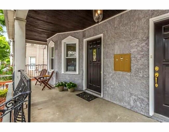Front Entrance - 275 Medford St Unit 1
