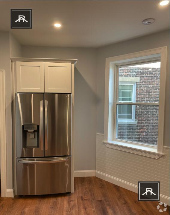 Building Photo - 3 bedroom in Brookline MA 02446 Unit 2 Rental