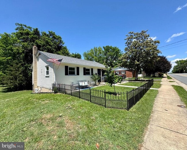 Photo - 311 S Buckmarsh St