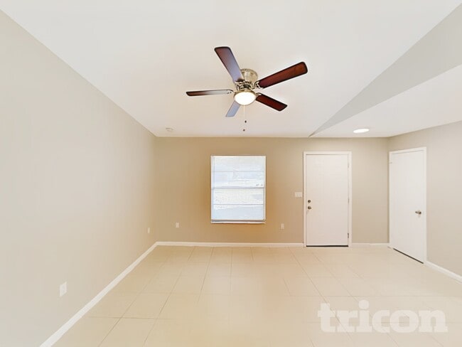 4128 Sunny Land Dr