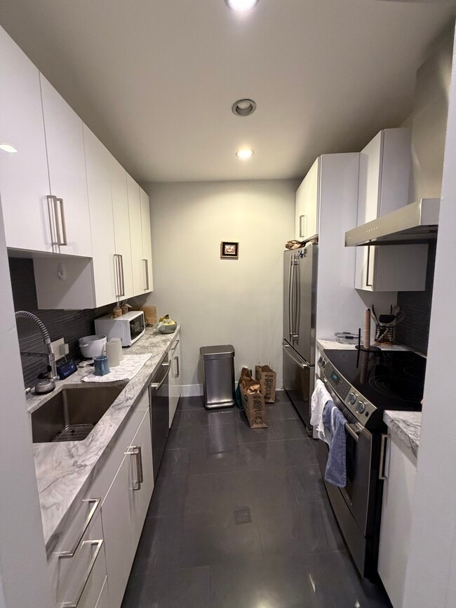 Photo - 219 W Springfield St