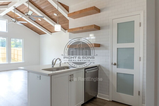 Photo - 1414 Landon Hills Dr