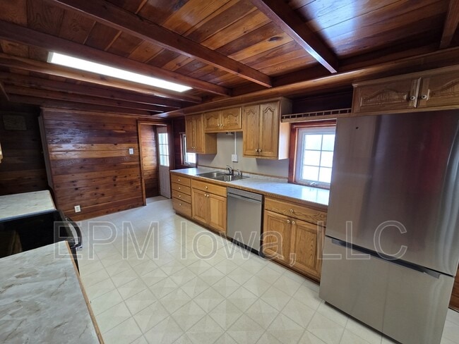 Photo - 304 N Nesbit Rd