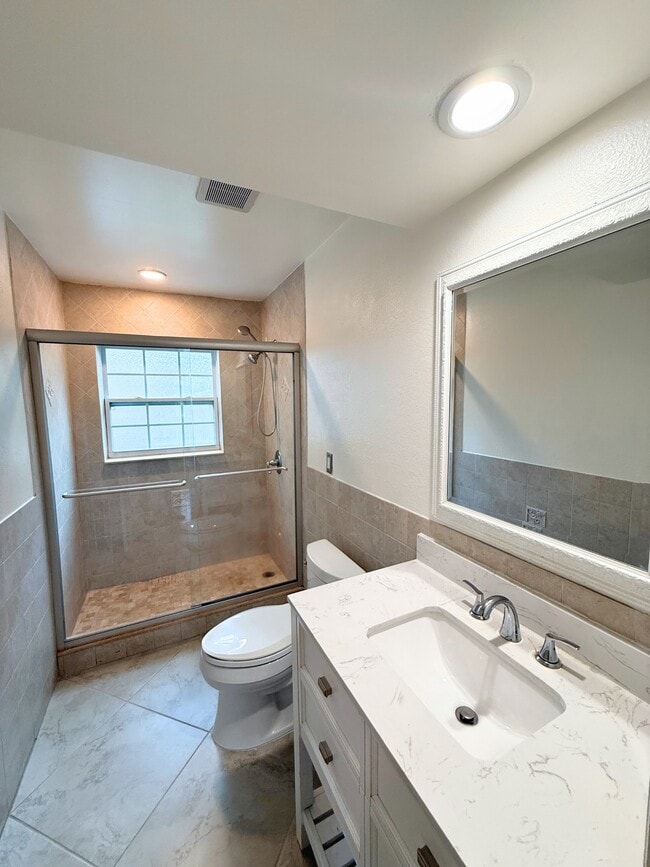 Shared bathroom - 2315 Carroll Pl