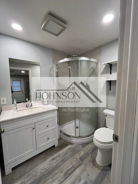 Photo - 320 W Whittier Ave