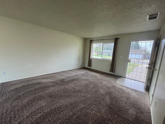 Photo - Cozy 3bed 2 bath in Rosemont area!