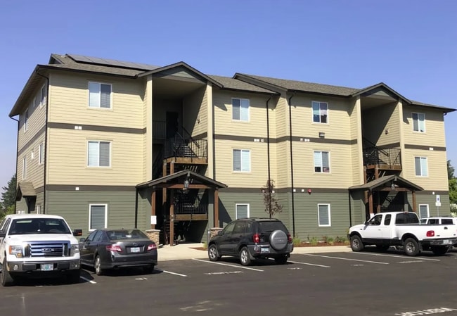 Applegate Landing Apartments