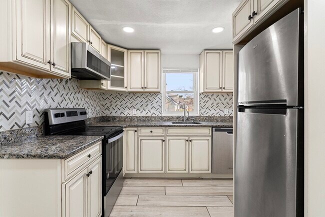 Photo - 249 W Main St Unit 2