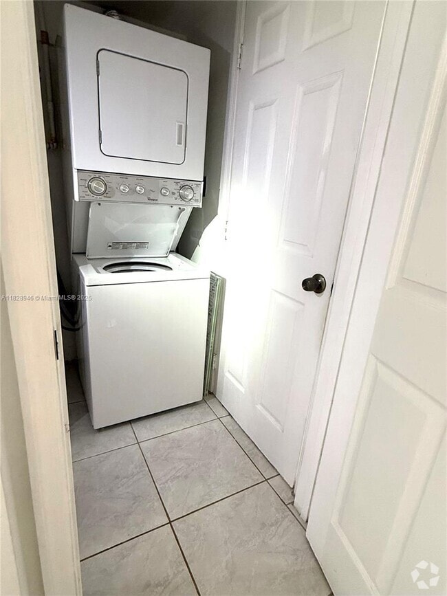 Building Photo - 8420 Byron Ave Unit 15 Rental