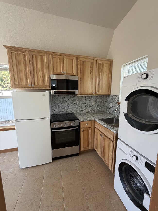 Photo - 6619 SE Woodstock Blvd Unit B