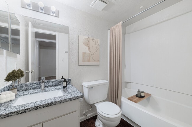 Photo - Madison Pointe